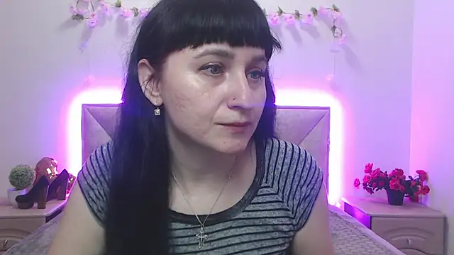 Snapshot of NinaFlawlees chatting on 05-14-26, 12:13 NinaFlawlees online show from 05-14-26, 12:13