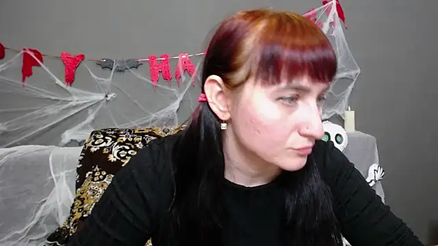 Snapshot of NinaFlawlees chatting on 10-22-25, 12:15 NinaFlawlees online show from 10-22-25, 12:15