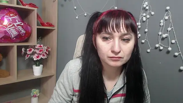 NinaFlawlees online show from 02-13-26, 06:57