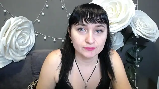 NinaFlawlees online show from 11-23-25, 12:59