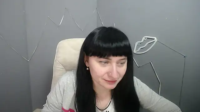 NinaFlawlees online show from 04-10-26, 12:12