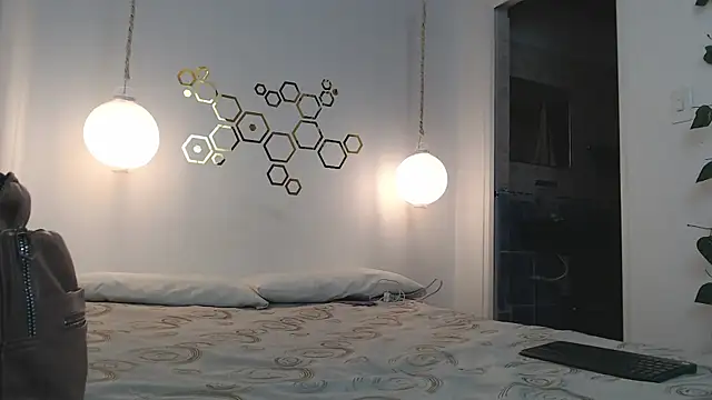 adriscute online show from 03-18-25, 04:29