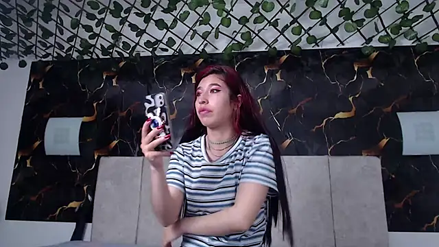 adriscute online show from 05-08-26, 03:43