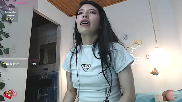 adriscute online show from 02-21-25, 11:32