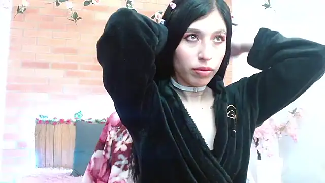 adriscute online show from 06-19-26, 02:50