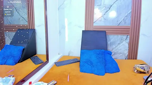 HannyMansonh online show from 12-14-25, 03:57