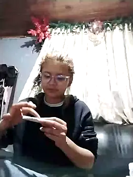Snapshot of Hathorlove chatting on 12-16-24, 08:37 Hathorlove online show from 12-16-24, 08:37