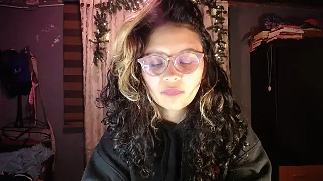 Hathorlove online show from 01-13-26, 01:53