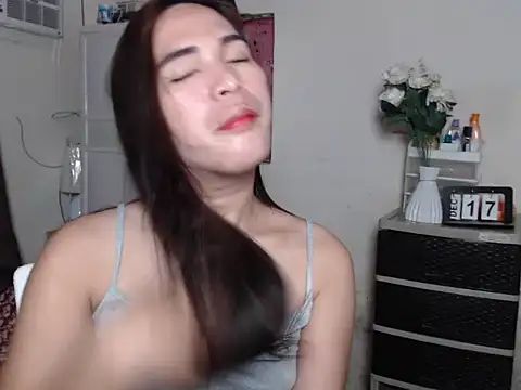 Msyensmith online show from 12-17-25, 01:05