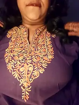 Snapshot of sassy_horny chatting on 12-29-24, 12:30 sassy horny online show from 12-29-24, 12:30