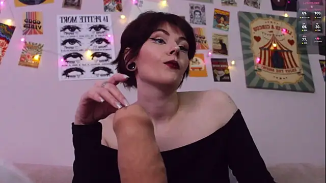 Luna Blake online show from 04-24-26, 03:36
