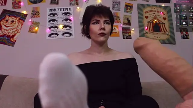 Luna Blake online show from 05-03-26, 04:10