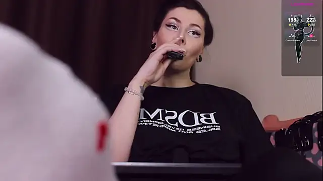 Luna Blake online show from 02-06-25, 04:14