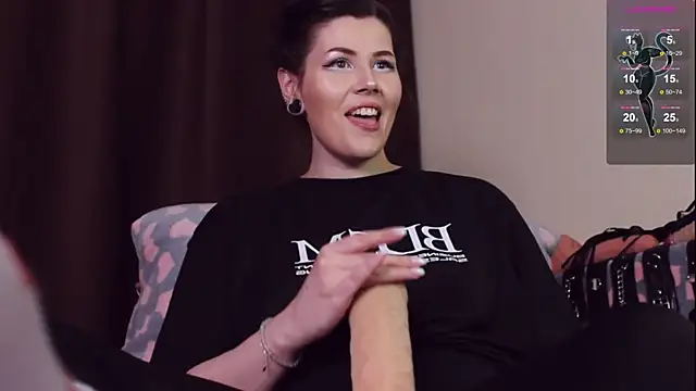 Luna Blake online show from 02-05-25, 07:31