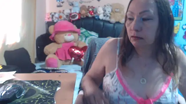 Snapshot of milfeddy_ chatting on 02-21-26, 01:24 milfeddy online show from 02-21-26, 01:24