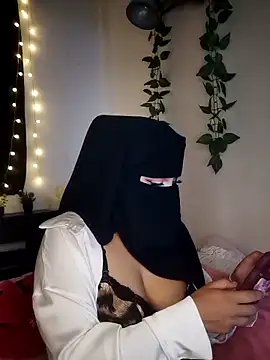 Bayan-Queen online show from 09-26-25, 03:52