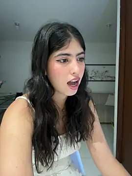 Snapshot of Gaby_zahir_ chatting on 03-18-25, 09:45 Gaby zahir  online show from 03-18-25, 09:45