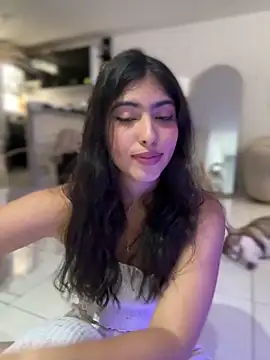 Snapshot of Gaby_zahir_ chatting on 03-18-25, 03:55 Gaby zahir  online show from 03-18-25, 03:55