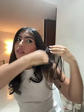 Snapshot of Gaby_zahir_ chatting on 02-23-25, 12:19 Gaby zahir  online show from 02-23-25, 12:19