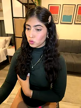 Snapshot of Gaby_zahir_ chatting on 10-17-25, 01:53 Gaby zahir  online show from 10-17-25, 01:53
