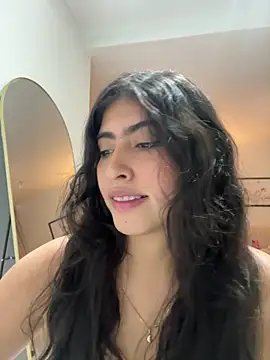 Snapshot of Gaby_zahir_ chatting on 02-06-25, 01:10 Gaby zahir  online show from 02-06-25, 01:10