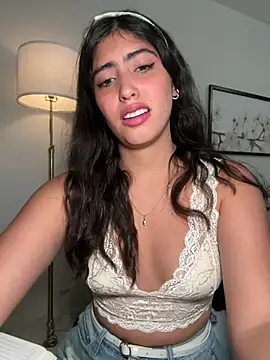 Snapshot of Gaby_zahir_ chatting on 03-19-25, 12:45 Gaby zahir  online show from 03-19-25, 12:45