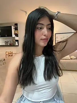 Snapshot of Gaby_zahir_ chatting on 02-25-25, 01:32 Gaby zahir  online show from 02-25-25, 01:32