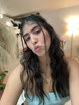 Snapshot of Gaby_zahir_ chatting on 03-17-25, 09:33 Gaby zahir  online show from 03-17-25, 09:33