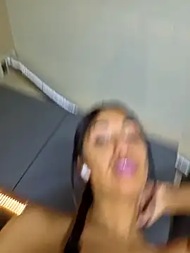 Snapshot of LeticiaWoods chatting on 10-21-25, 10:25 LeticiaWoods online show from 10-21-25, 10:25