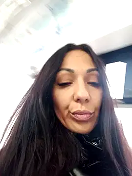 Snapshot of LeticiaWoods chatting on 12-20-24, 09:43 LeticiaWoods online show from 12-20-24, 09:43