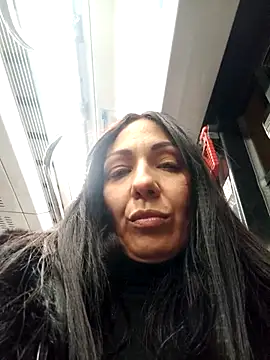 Snapshot of LeticiaWoods chatting on 02-15-25, 05:28 LeticiaWoods online show from 02-15-25, 05:28