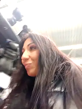 Snapshot of LeticiaWoods chatting on 12-22-24, 11:00 LeticiaWoods online show from 12-22-24, 11:00