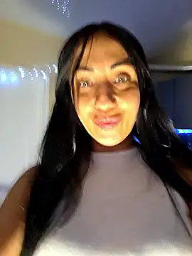 Snapshot of LeticiaWoods chatting on 06-16-26, 02:28 LeticiaWoods online show from 06-16-26, 02:28