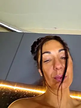 Snapshot of LeticiaWoods chatting on 09-26-25, 09:27 LeticiaWoods online show from 09-26-25, 09:27