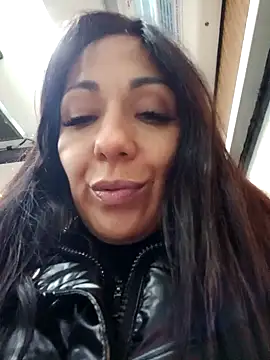 Snapshot of LeticiaWoods chatting on 12-21-24, 04:14 LeticiaWoods online show from 12-21-24, 04:14