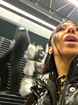 Snapshot of LeticiaWoods chatting on 10-19-25, 12:30 LeticiaWoods online show from 10-19-25, 12:30