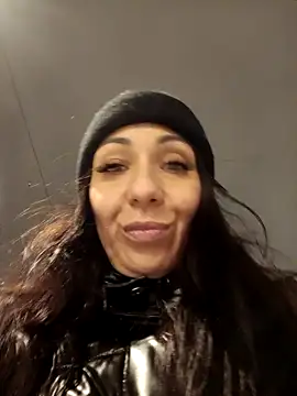 Snapshot of LeticiaWoods chatting on 12-21-24, 07:16 LeticiaWoods online show from 12-21-24, 07:16