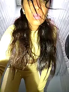 Snapshot of LeticiaWoods chatting on 10-30-25, 05:50 LeticiaWoods online show from 10-30-25, 05:50