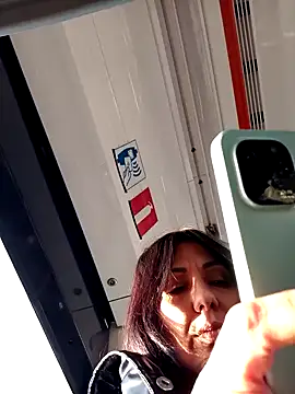 Snapshot of LeticiaWoods chatting on 12-11-24, 10:03 LeticiaWoods online show from 12-11-24, 10:03