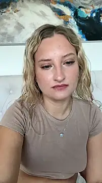 Snapshot of MileySummer chatting on 10-10-25, 06:36 MileySummer online show from 10-10-25, 06:36