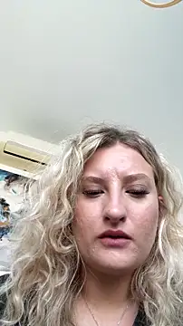 Snapshot of MileySummer chatting on 09-23-25, 09:16 MileySummer online show from 09-23-25, 09:16