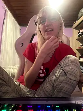 bunnydark00 online show from 11-04-25, 01:31