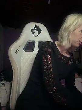 bunnydark00 online show from 06-23-26, 03:37