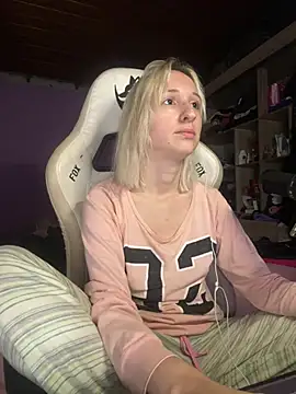 bunnydark00 online show from 06-11-26, 04:53