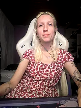 bunnydark00 online show from 11-11-25, 10:58