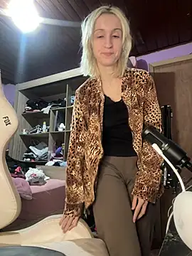 bunnydark00 online show from 07-16-26, 02:52