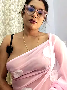 Queen Dolly online show from 02-06-26, 05:31