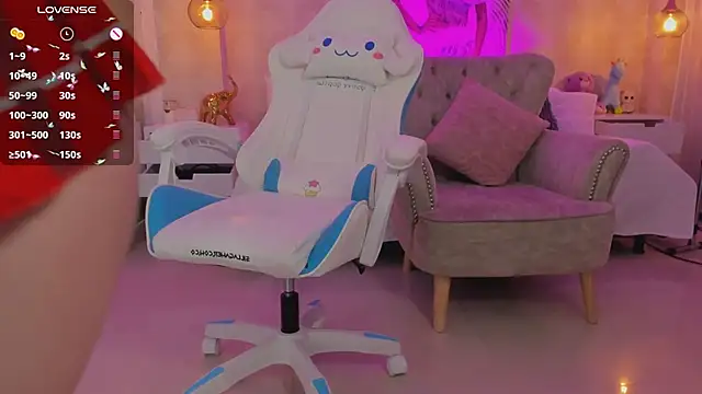 Snapshot of LITTLE-VIVI chatting on 03-10-25, 09:45 LITTLE-VIVI online show from 03-10-25, 09:45