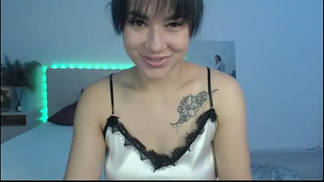 Snapshot of RoxannePure chatting on 09-23-25, 03:46 RoxannePure online show from 09-23-25, 03:46