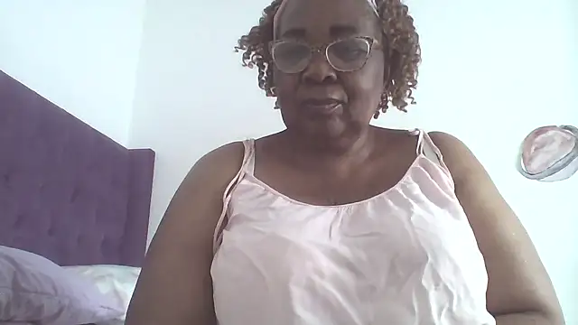 Snapshot of KinkyRicoSaisyours chatting on 10-05-25, 12:40 KinkyRicoSaisyours online show from 10-05-25, 12:40